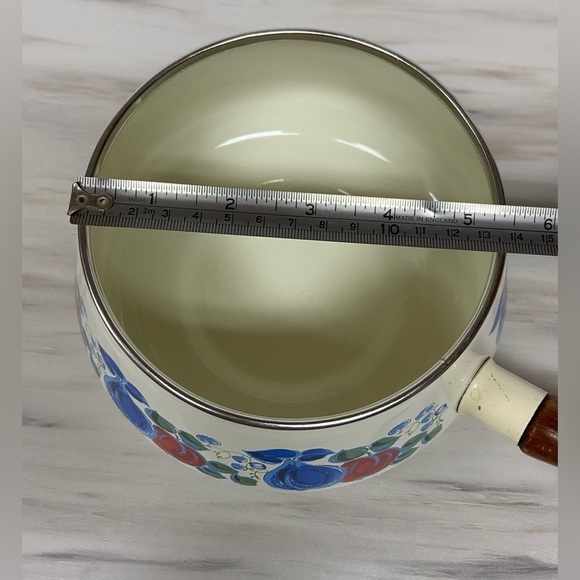 3/55$ Cottage core Vintage 1970s Enamelware Pot with‎ wood handles - Picture 5 of 16